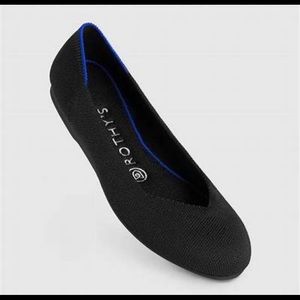 Rothy’s black round toe ballerina flats